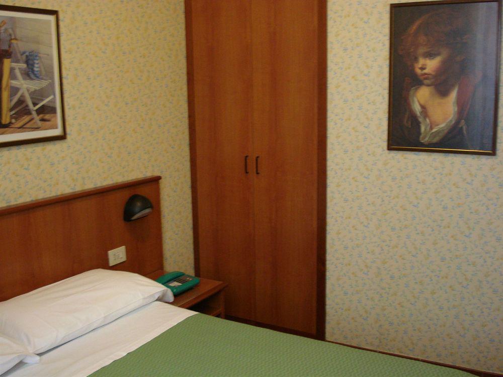 Hotel Corona Ρώμη Εξωτερικό φωτογραφία