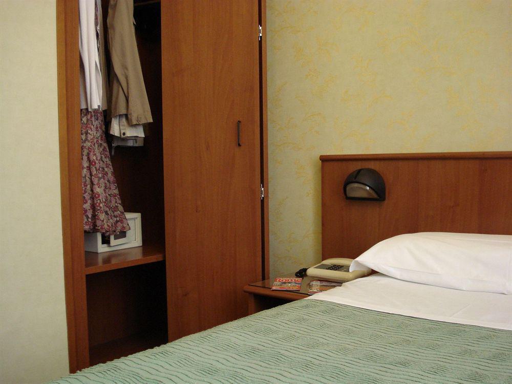 Hotel Corona Ρώμη Εξωτερικό φωτογραφία